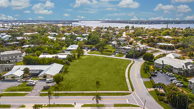 933 & 943 NW Spruce Ridge Drive, Stuart, FL 34994 Stuart FL