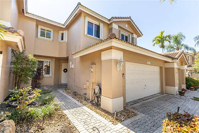 15832 SW 10th St Pembroke Pines FL