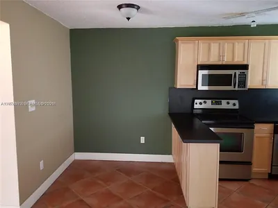 1801 S Treasure Dr 502 #502 North Bay Village FL