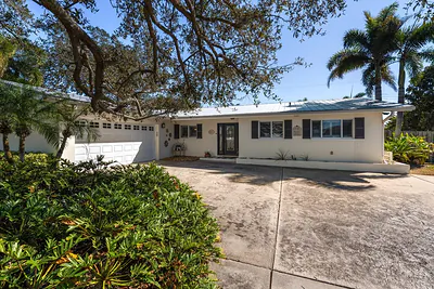 127 OAKWOOD DRIVE Largo FL