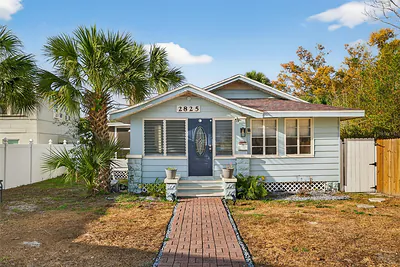 2825 3RD AVENUE N St Petersburg FL
