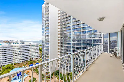 7601 E Treasure Dr 1522 #1522 North Bay Village FL