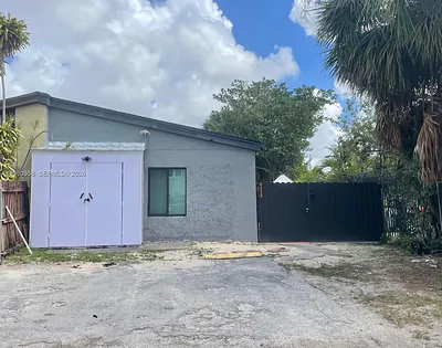 4518 NW 185th St Miami Gardens FL