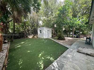 565 NE 65th St 2 #2 Miami FL