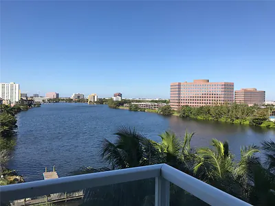 5099 NW 7th St 703 #703 Miami FL