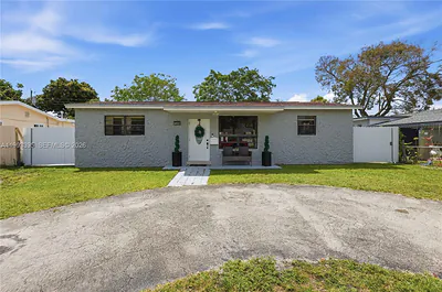 7390 Cleveland St Hollywood FL