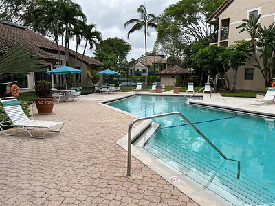 4221 W Mcnab Rd 27 #27 Pompano Beach FL
