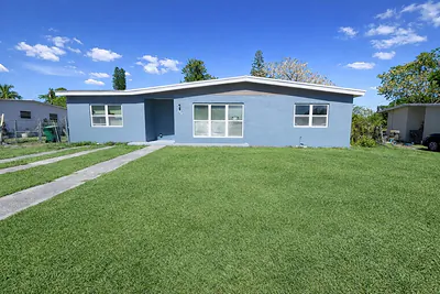 175 SE El Sito Court, Port St. Lucie, FL 34983 Port St Lucie FL