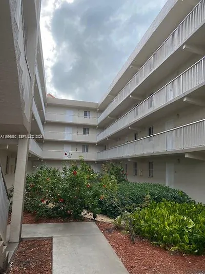 6195 NW 186th St 109 #109 Hialeah FL