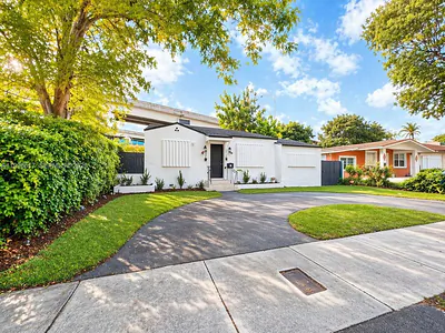736 NW 41st St Miami FL