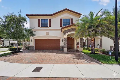 8895 NW 100th Pl Doral FL