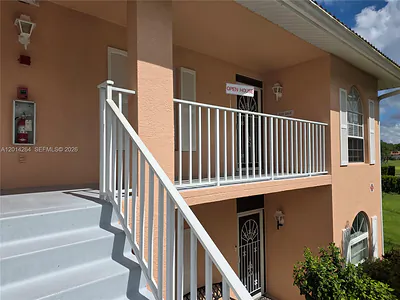 575 Augusta Boulevard 8 #8 Naples FL