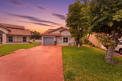 19035 NW 54th Place, Miami Gardens, FL 33055 Miami Gardens FL