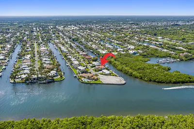 8565 SE Palm St Hobe Sound FL