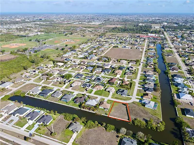 2102 SW 15 TER CAPE CORAL FL