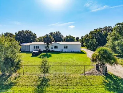 1320 Seminole AVE LABELLE FL