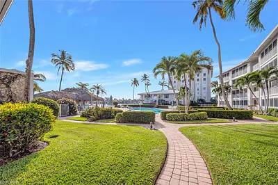2800 Gulf Shore BLVD N 304 #304 NAPLES FL