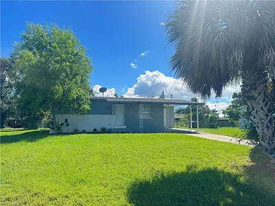 4976 Howard ST FORT MYERS FL