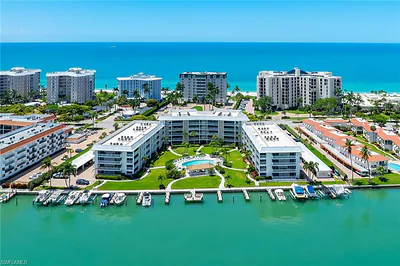 3000 Gulf Shore BLVD N 103 #103 NAPLES FL