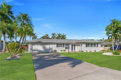 261 Bayshore DR CAPE CORAL FL