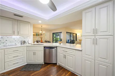 592 Beachwalk CIR N105 #N105 NAPLES FL