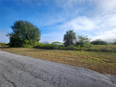 7022 Calder CIR LABELLE FL