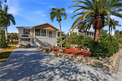 7692 Myrsine CIR BOKEELIA FL