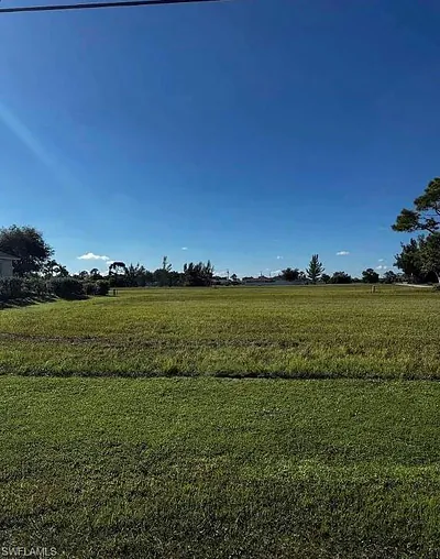 2220 NW 14th TER CAPE CORAL FL