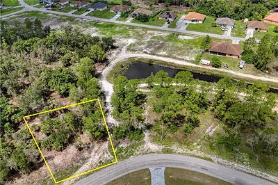 443 Burrstone DR LEHIGH ACRES FL