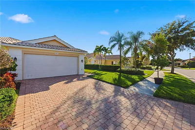 8144 Xenia LN NAPLES FL