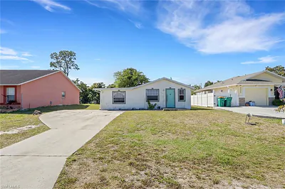5326 Dixie DR NAPLES FL