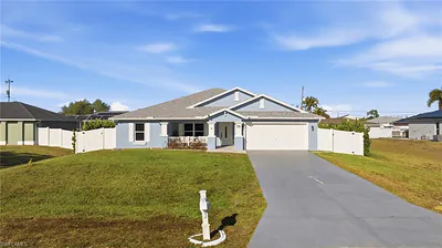1112 SW 9th CT CAPE CORAL FL