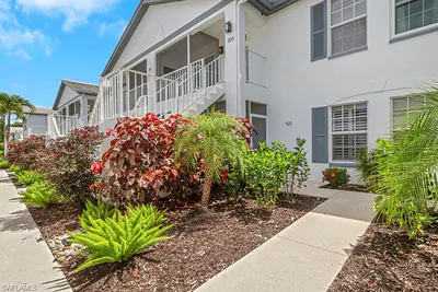 832 Tanbark DR 105 #105 NAPLES FL