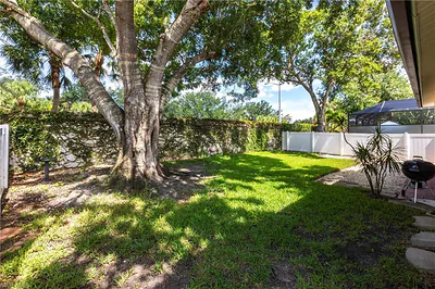 11302 Lakeland CIR FORT MYERS FL