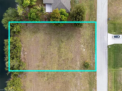 1923 NE 18th PL CAPE CORAL FL