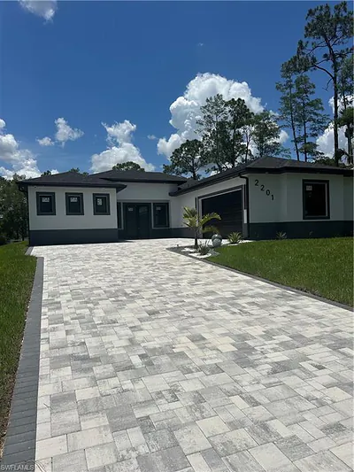 2201 Jackson AVE ALVA FL