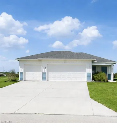 9023 Maywood CIR LABELLE FL
