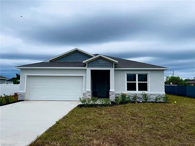 215 NW 4th AVE CAPE CORAL FL