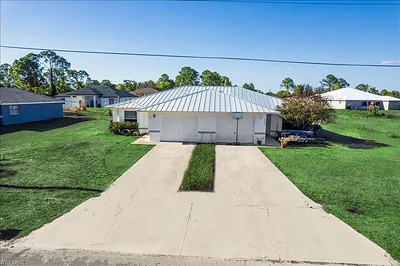 2238 Fairway DR LEHIGH ACRES FL