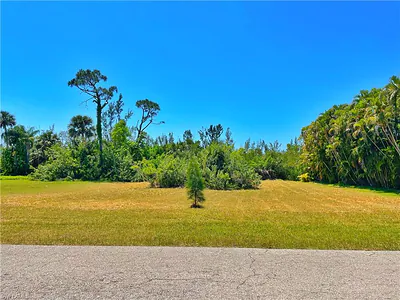 14185 Clubhouse DR BOKEELIA FL