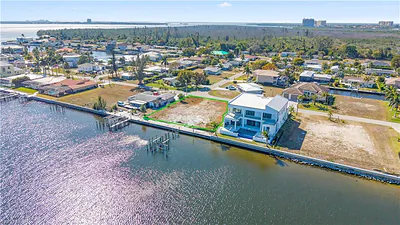 5837 SW 1st AVE CAPE CORAL FL