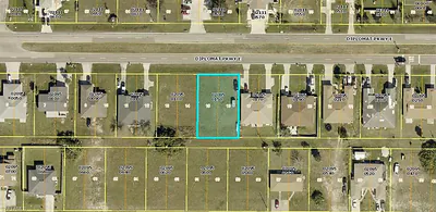 1112 Diplomat PKWY E CAPE CORAL FL