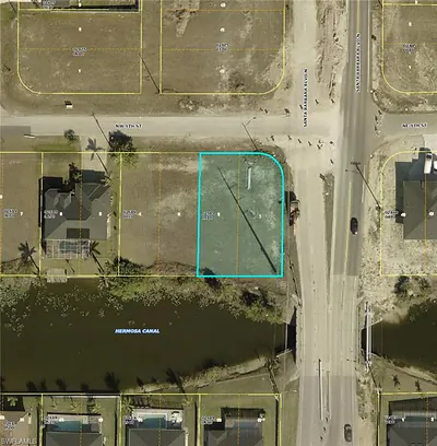 2 9th ST CAPE CORAL FL