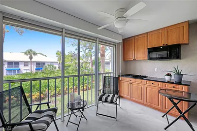 881 Gulf Pavilion DR 201 #201 NAPLES FL