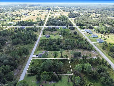 1915 Louis AVE LEHIGH ACRES FL