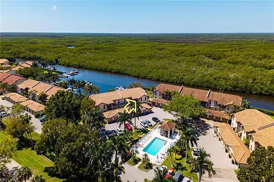 194 Newport DR 908 #908 NAPLES FL