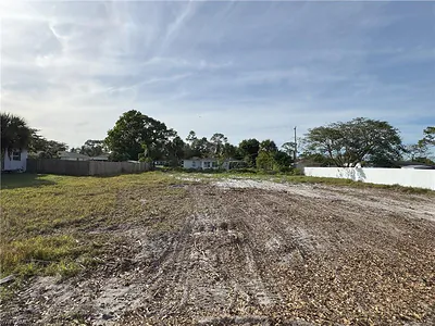 19 Illinois RD LEHIGH ACRES FL