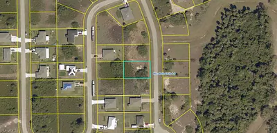 7008 Calder CT LABELLE FL