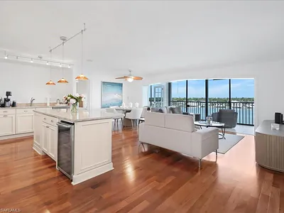 2750 Gulf Shore BLVD N 602 #602 NAPLES FL