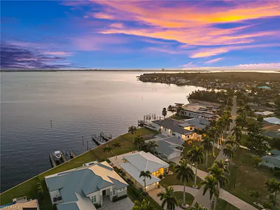 264 Bayshore DR CAPE CORAL FL